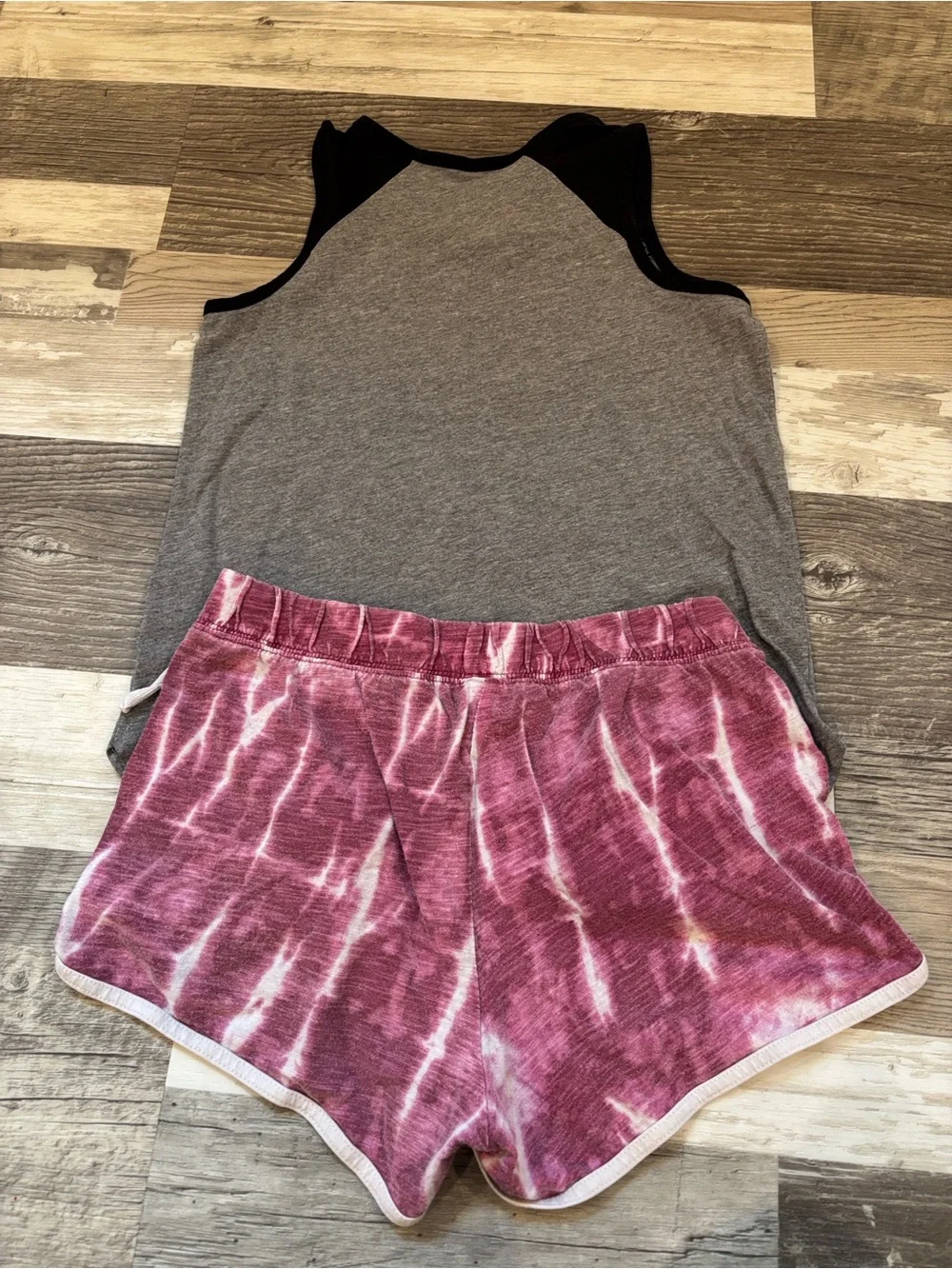 Justice Bundle long sleeves graphic, gray top, shorts and sweatpants